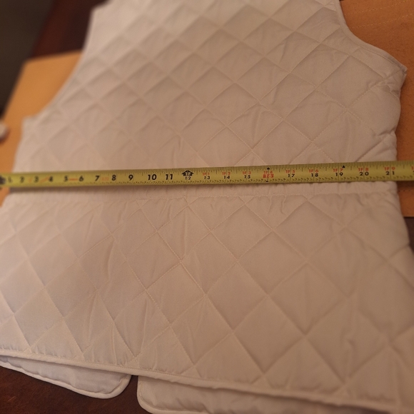 NWT St. John's Bay puffer vest with gold accents in ivory cream sz XL - Picture 15 of 16